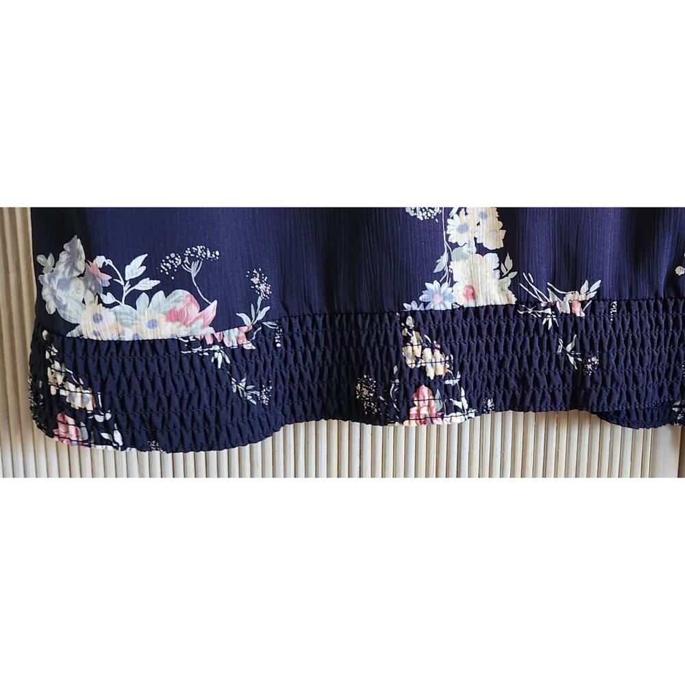 Alfred Dunner Women's Top Size 16 Navy Blue Floral Bouquets Polo Button Style - Picture 7 of 7